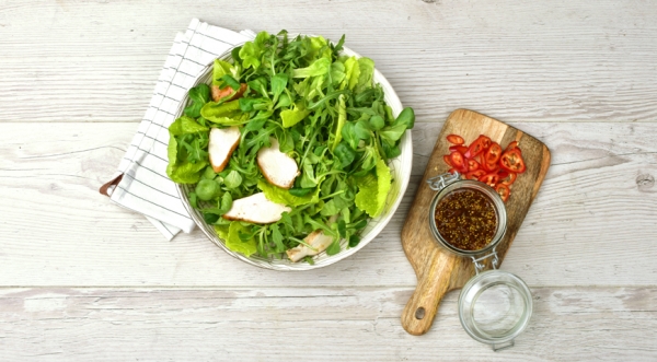 Салат с грудкой цыпленка, яйцом-пашот и соевым дрессингом, пошаговый рецепт с фото Салат с грудкой цыпленка, яйцом-пашот и соевым дрессингом, пошаговый рецепт с фото