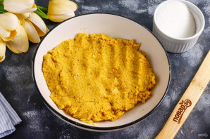 Пирог с голубикой и сметанной заливкой