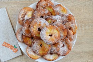 Яблочные пончики