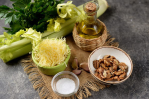 Песто из сельдерея