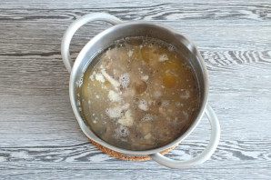 Солянка на говяжьем бульоне Солянка на говяжьем бульоне