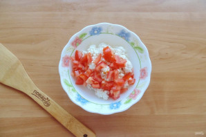 Бутерброды с творогом и помидорами