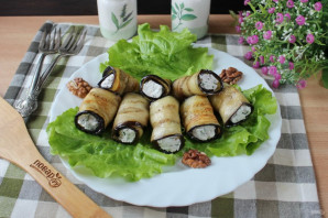 Рулетики из баклажанов с творогом и грецкими орехами