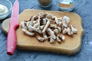 Салат с морской капустой и грибами Салат с морской капустой и грибами