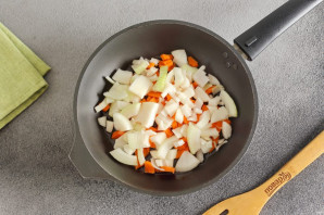 Паштет из куриной печени с сельдереем Паштет из куриной печени с сельдереем