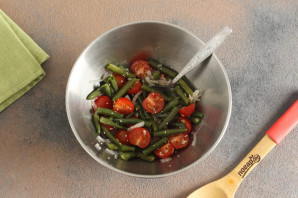 Постный салат из стручковой фасоли