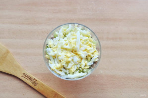 Салат с курицей, киви и грибами Салат с курицей, киви и грибами