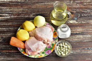 Суп с мясом и зеленым горошком