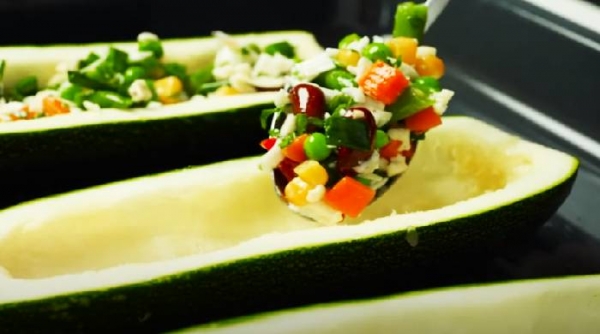 
Фаршированные кабачки лодочки в духовке с овощами	