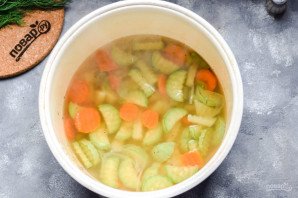 Суп из кабачков в мультиварке