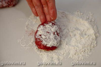 Шведские мясные котлеты со свеклой