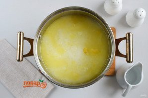 Сливочно-чесночный суп