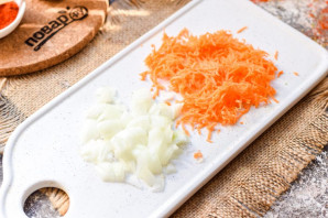 Суп с курицей и оливками