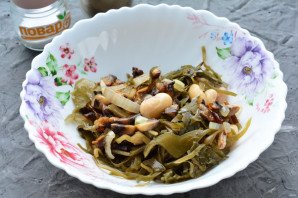 Салат с морской капустой и грибами Салат с морской капустой и грибами