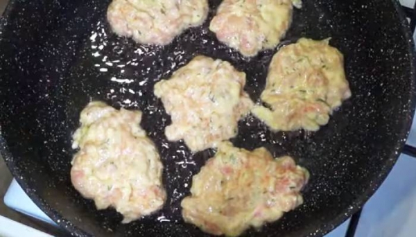 
Куриные рубленные котлеты — самые вкусные рецепты на сковороде	