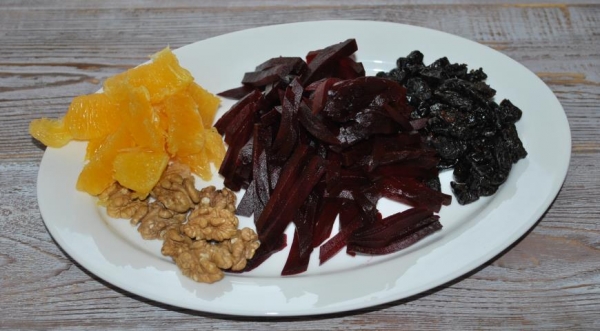 Салат с черносливом и грецкими орехами, пошаговый рецепт с фото