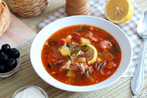 Солянка на говяжьем бульоне Солянка на говяжьем бульоне