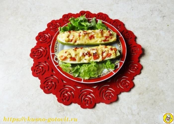 
Фаршированные кабачки лодочки в духовке с овощами	