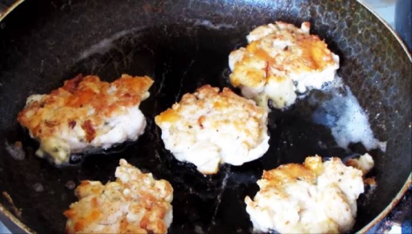 
Куриные рубленные котлеты — самые вкусные рецепты на сковороде	