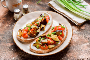 Бутерброды с баклажанами и помидорами Бутерброды с баклажанами и помидорами