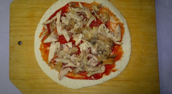 Кесадилья с курицей и острым соусом, пошаговый рецепт с фото