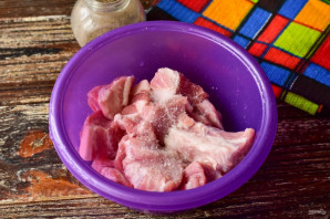 Шашлык из свинины в духовке на шпажках