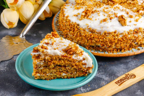 Песочный торт с орехами