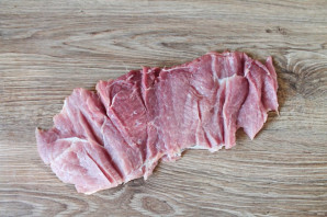 Рулет из свинины в духовке в рукаве