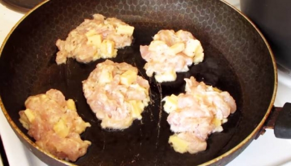 
Куриные рубленные котлеты — самые вкусные рецепты на сковороде	