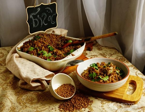 Рецепт: Гречневый бигос с индейкой - со свежей капустой Рецепт: Гречневый бигос с индейкой - со свежей капустой