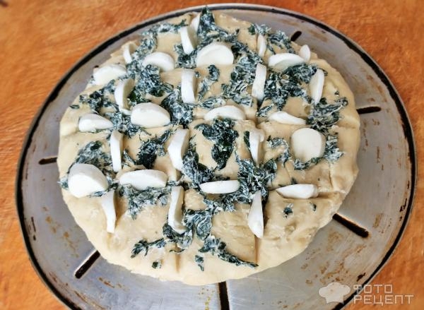 Рецепт: Хлеб с зеленью и моцареллой - В традициях Италии