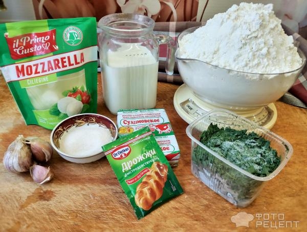 Рецепт: Хлеб с зеленью и моцареллой - В традициях Италии