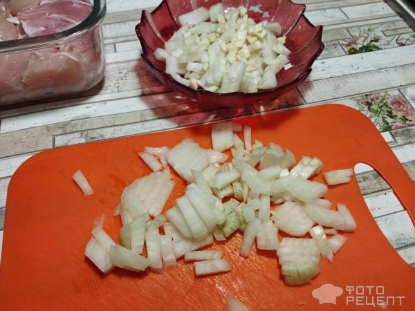 Рецепт: Курица карри с овощами - кабачками и ананасами