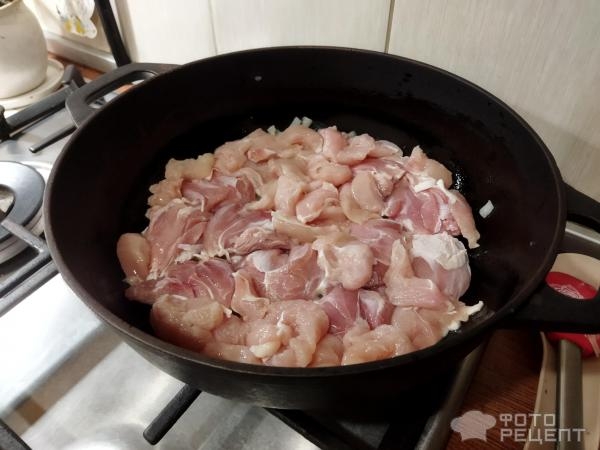 Рецепт: Курица карри с овощами - кабачками и ананасами