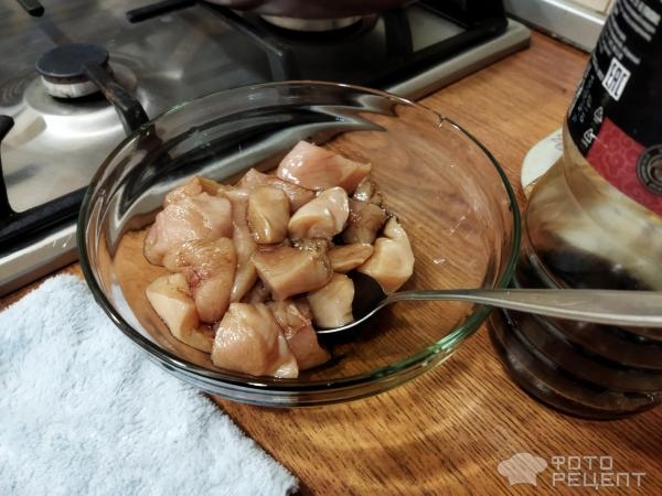 Рецепт: Куриное филе с брокколи и стручковой фасолью - на сковороде с яйцами и зеленью