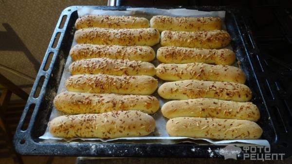 Рецепт: Мини багеты с обсыпкой из сыра и колбасы - Любимый хлебушек и детей и взрослых. Рецепт: Мини багеты с обсыпкой из сыра и колбасы - Любимый хлебушек и детей и взрослых.