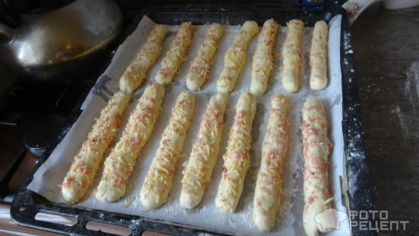 Рецепт: Мини багеты с обсыпкой из сыра и колбасы - Любимый хлебушек и детей и взрослых. Рецепт: Мини багеты с обсыпкой из сыра и колбасы - Любимый хлебушек и детей и взрослых.