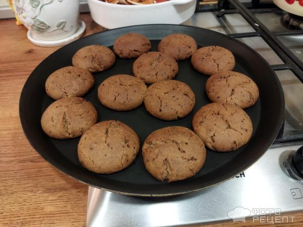 Рецепт: Печенье постное - с вареньем из чёрной смородины, пост продолжается ...