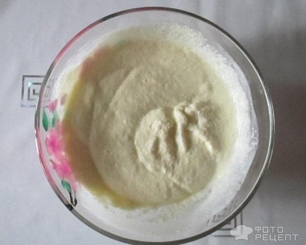 Рецепт: Пирог на кефире - с манкой и смородиновым вареньем