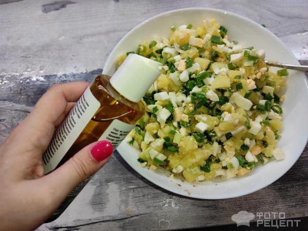 Рецепт: Салат из консервированной рыбы - Быстрый и вкусный салатик из бюджетных продуктов!