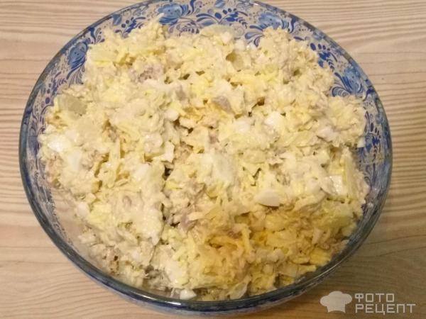 Рецепт: Салат с курицей - с сыром и сухариками