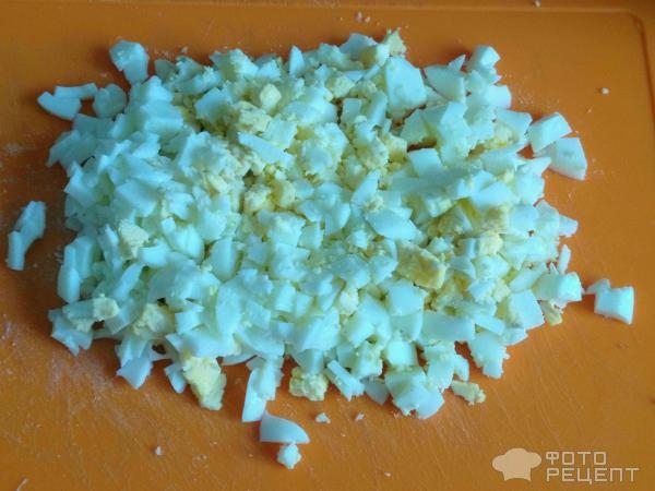 Рецепт: Салат с курицей - с сыром и сухариками