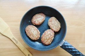 Котлеты из тушенки