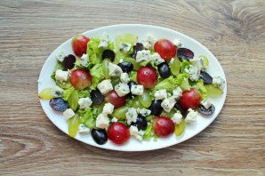 Салат "Дор блю" с виноградом