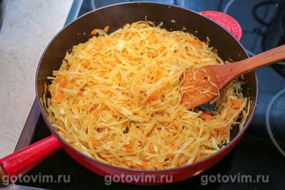 Крученики волынские из свинины с капустой, запеченные в сметане