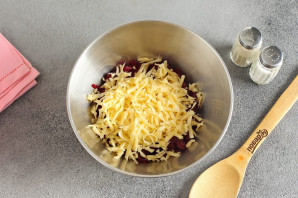 Свекла с сыром и орехами Свекла с сыром и орехами