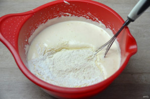 Бисквитный торт с вареной сгущенкой 