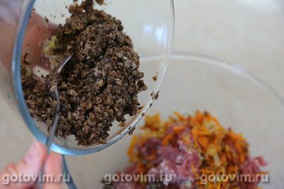 Рулет из капусты с мясом под хрустящей хлебной корочкой