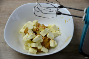 Бисквитный торт с вареной сгущенкой 