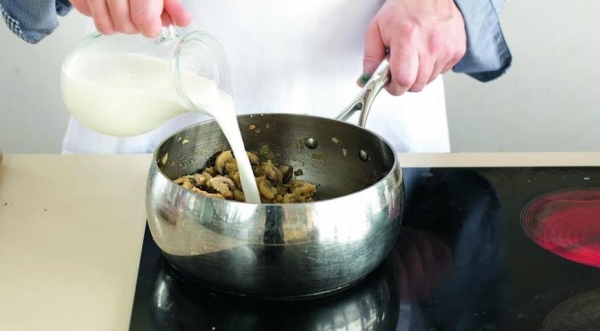 Суп из шампиньонов со сливками , пошаговый рецепт с фото